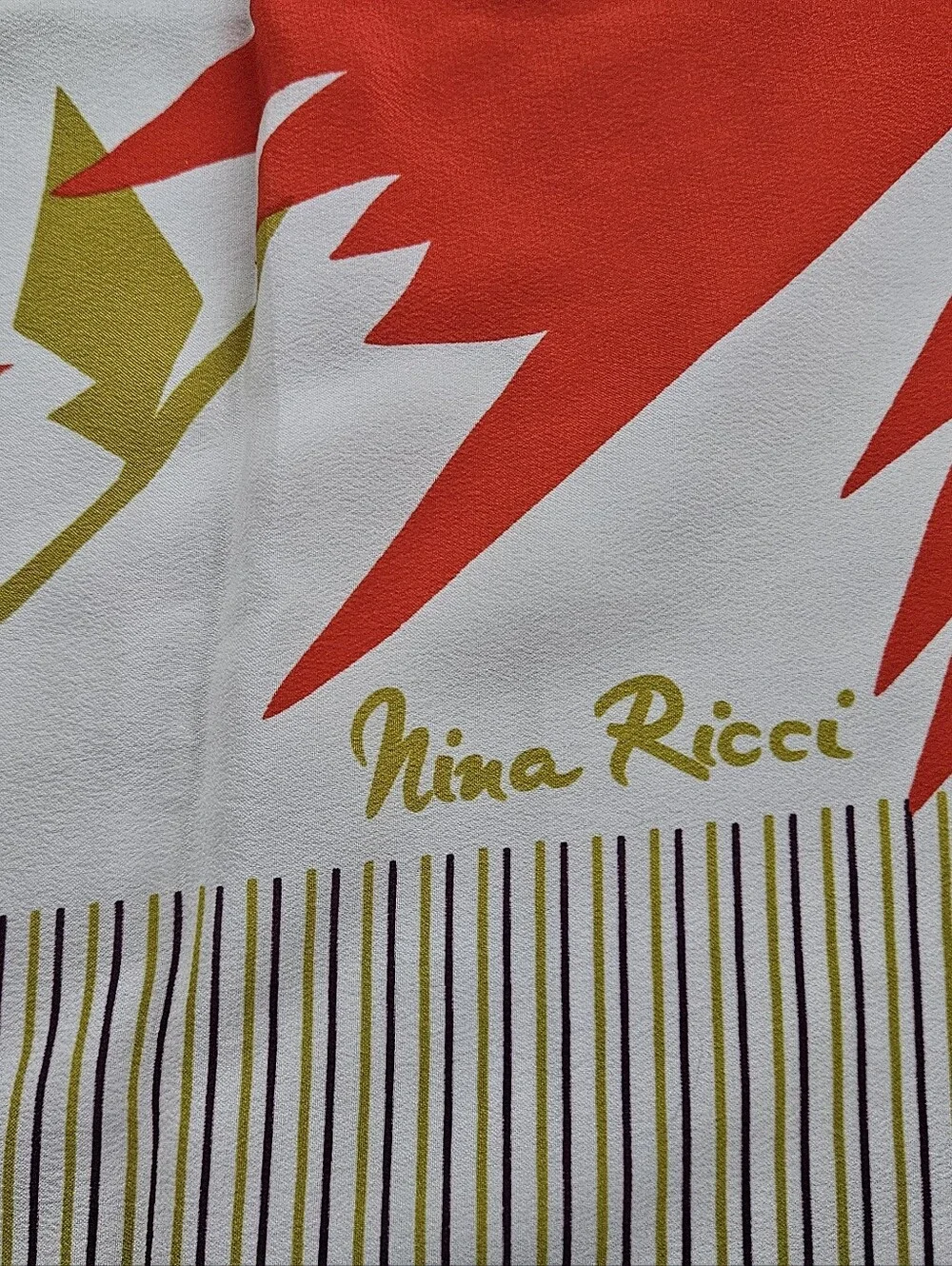 ❤️NINA RICCI Red and White Floral Silk Scarf made in Italy 32